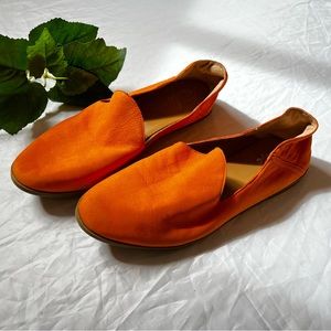 Franco Sarto The artist’s Collection Orange Leather Flats Freeze size 8